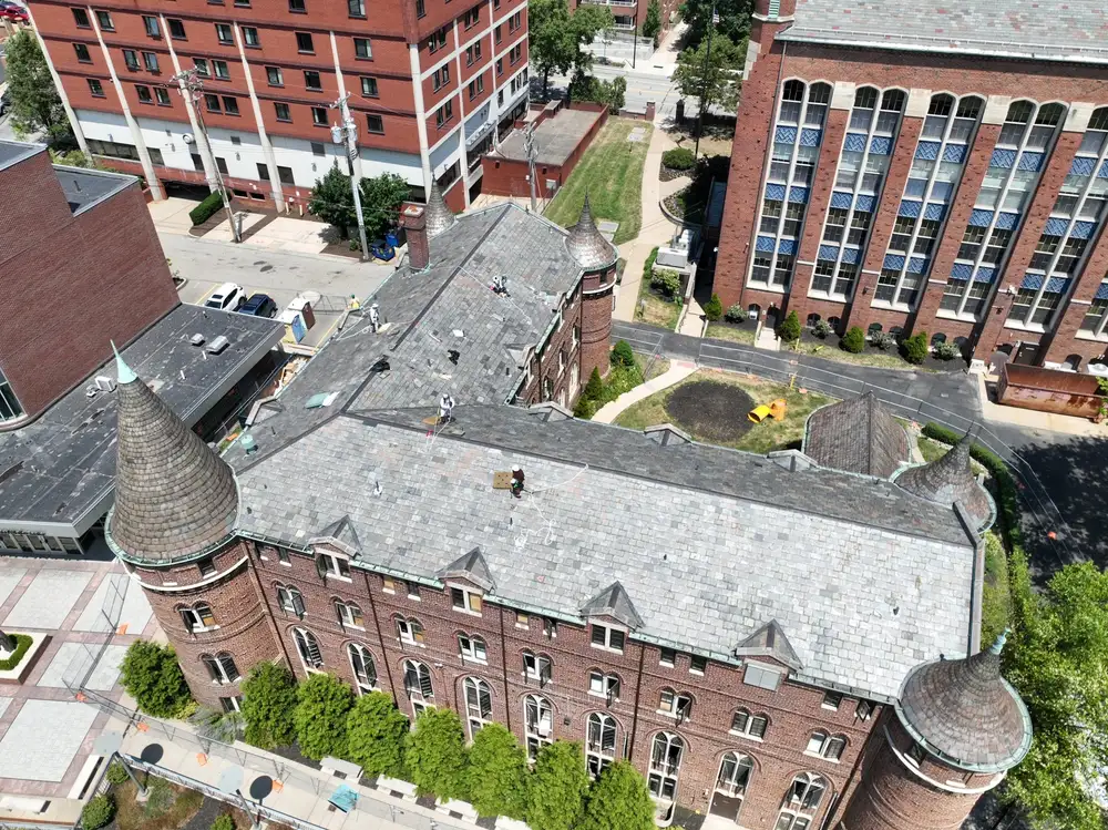Roberts National Roofing Inc